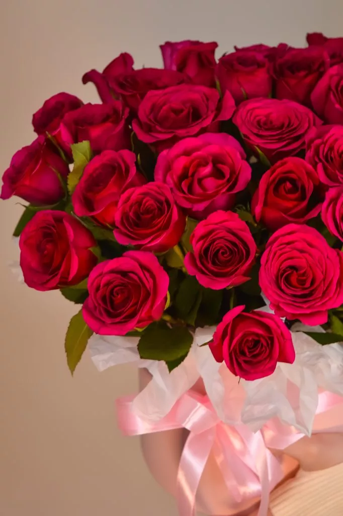 35 роз в коробке