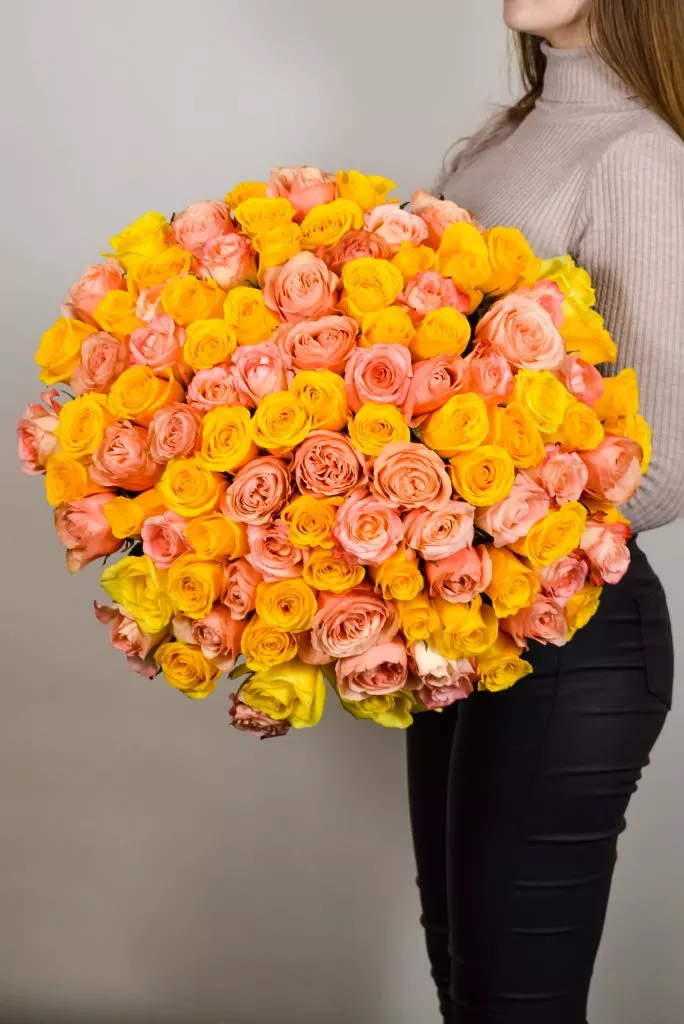 Розово-желтые розы Эквадор 101 шт