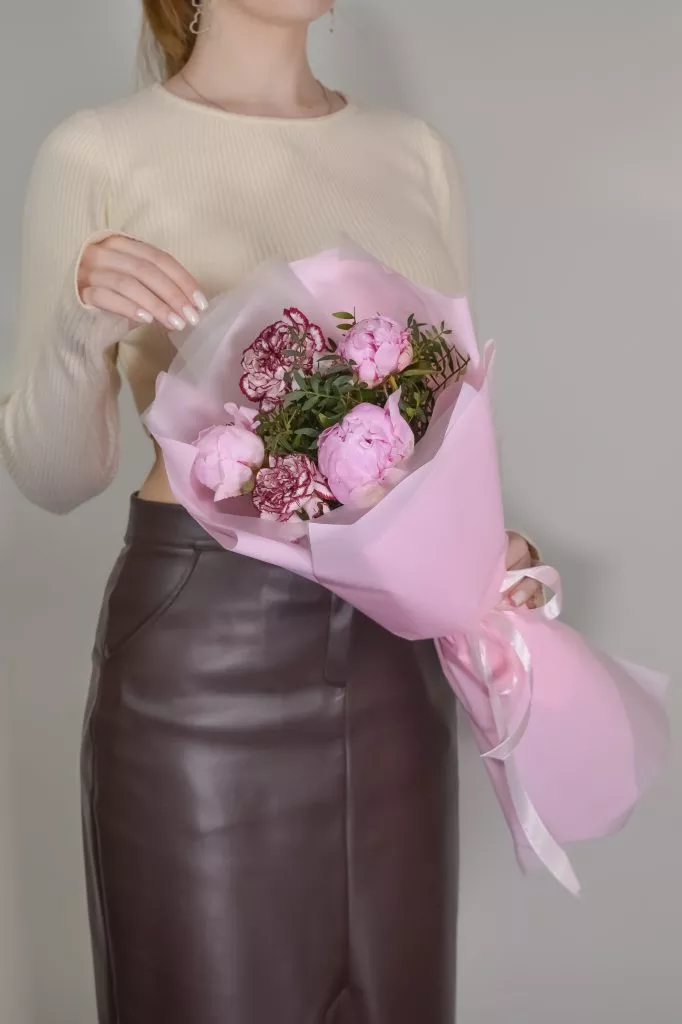 пионы и гвоздики