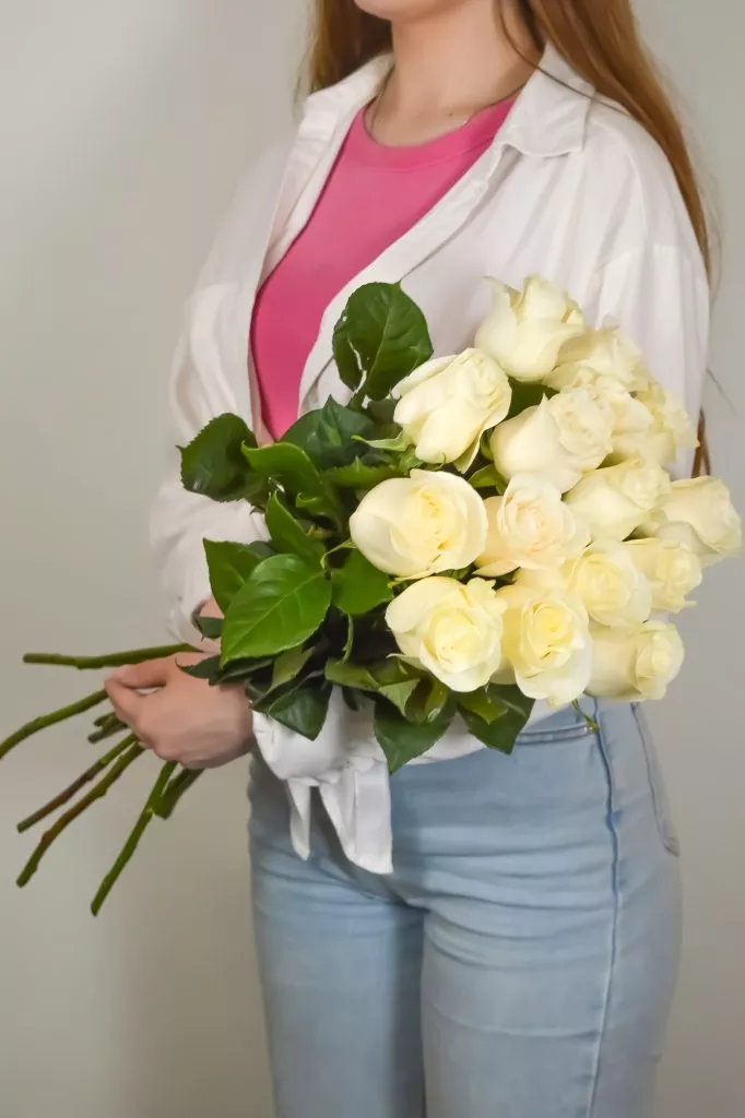 15 белых роз Эквадор