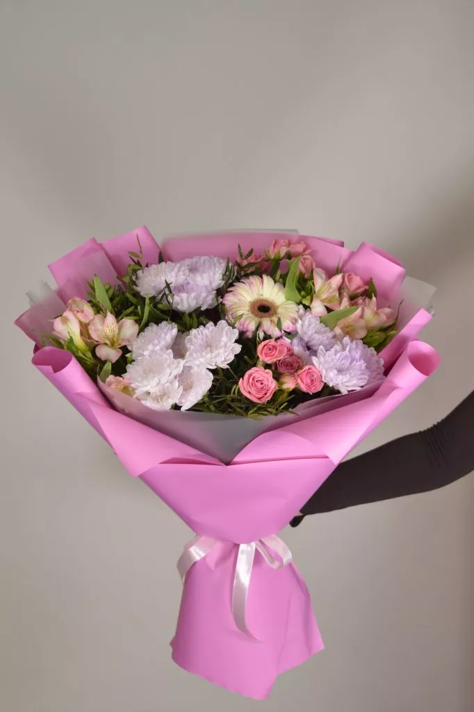 букет хризантемы, гербера, кустовые розы, альстромерия