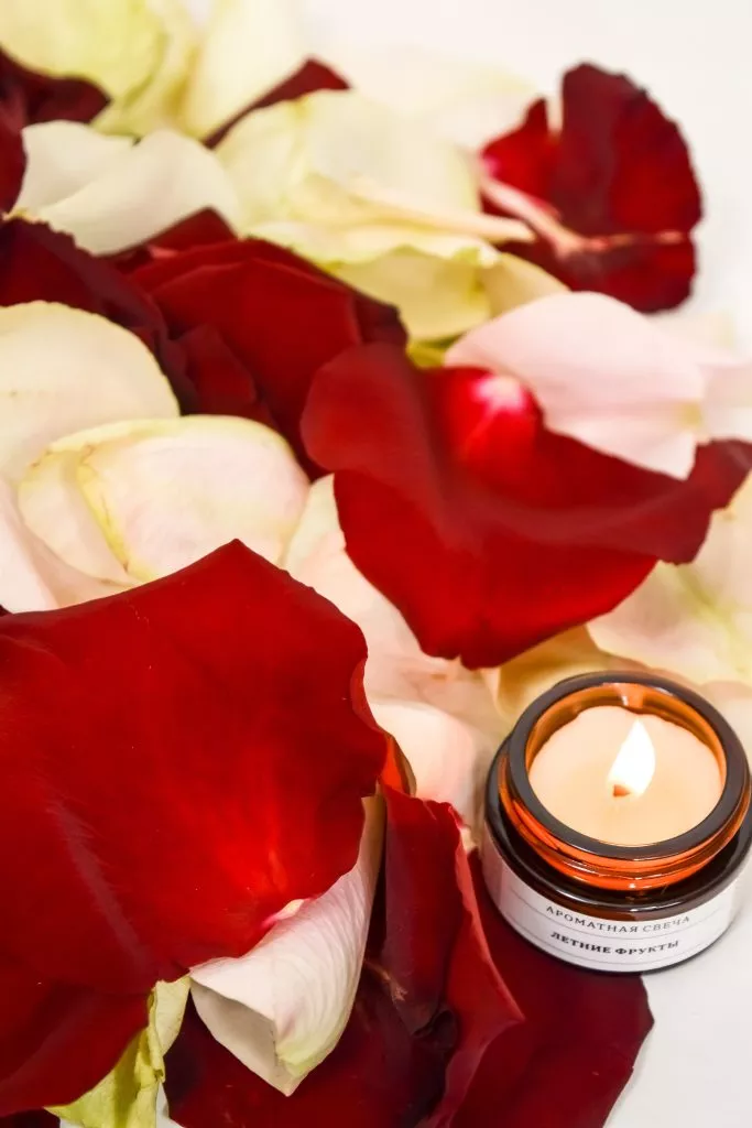 лепестки роз