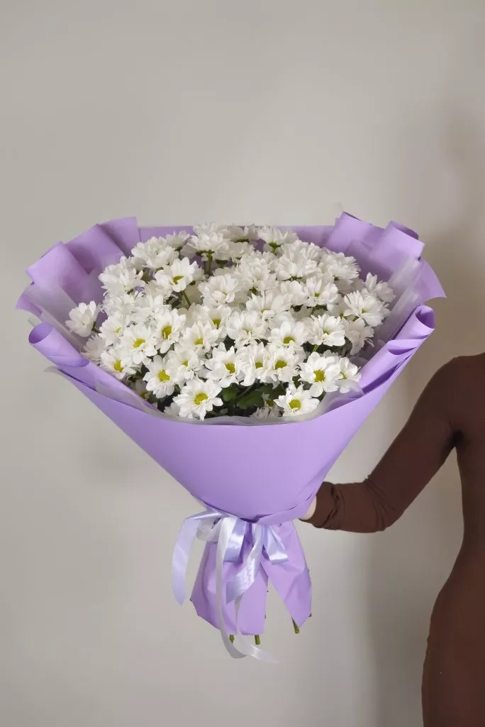 букет из 15 кустовых хризантем рома