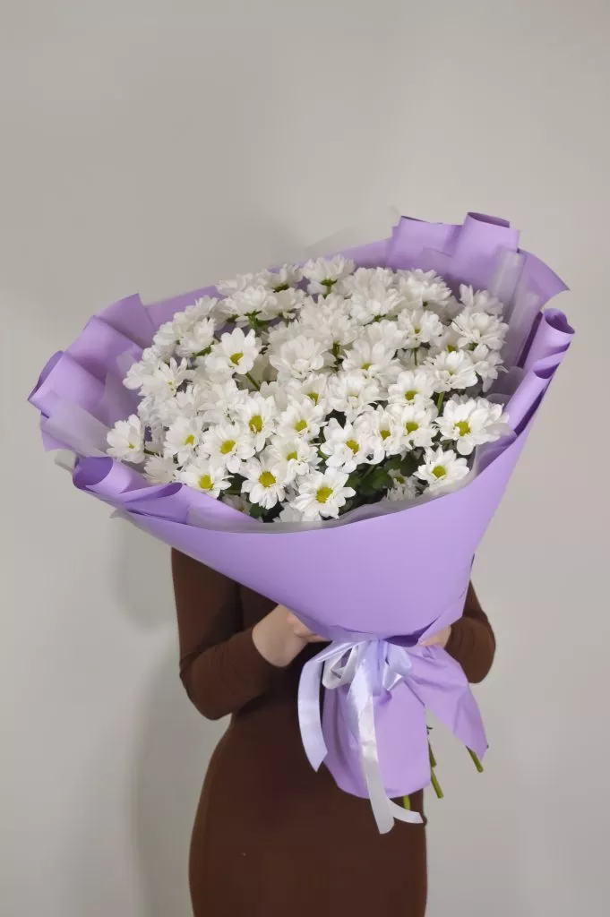 букет из 15 кустовых хризантем рома