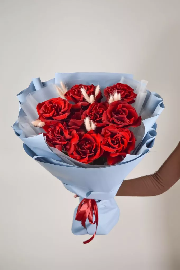 Букет красных французских роз 9 шт