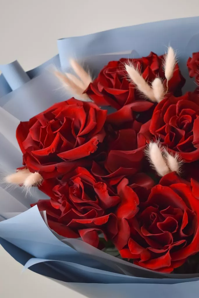 Букет красных французских роз 9 шт