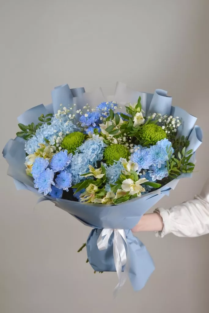 Зелено-голубой букет мужские букеты