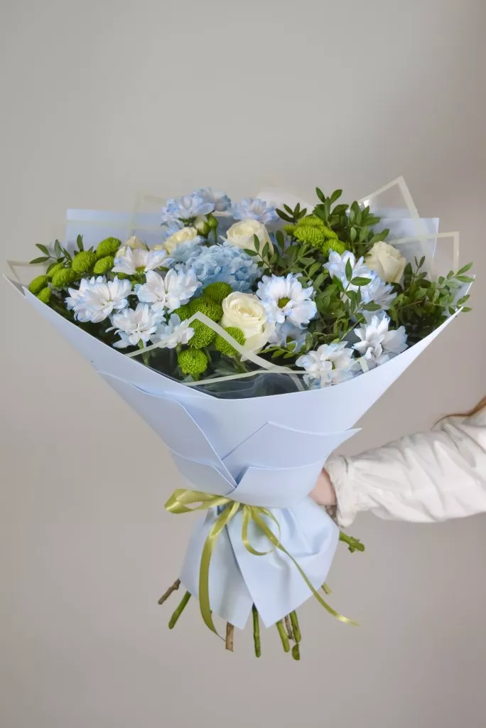 Зелено-голубой букет мужские букеты