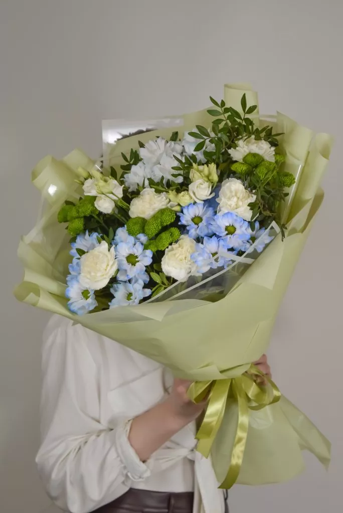 Зелено-голубой букет мужские букеты