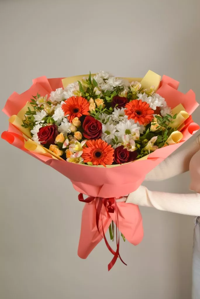 яркий оранжевый букет микс