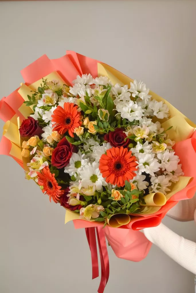 яркий оранжевый букет микс