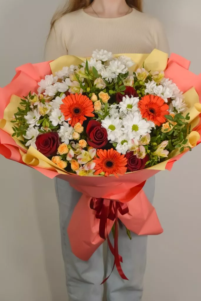 яркий оранжевый букет микс