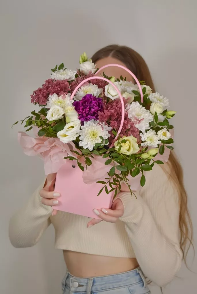 сумочка с цветами розовая