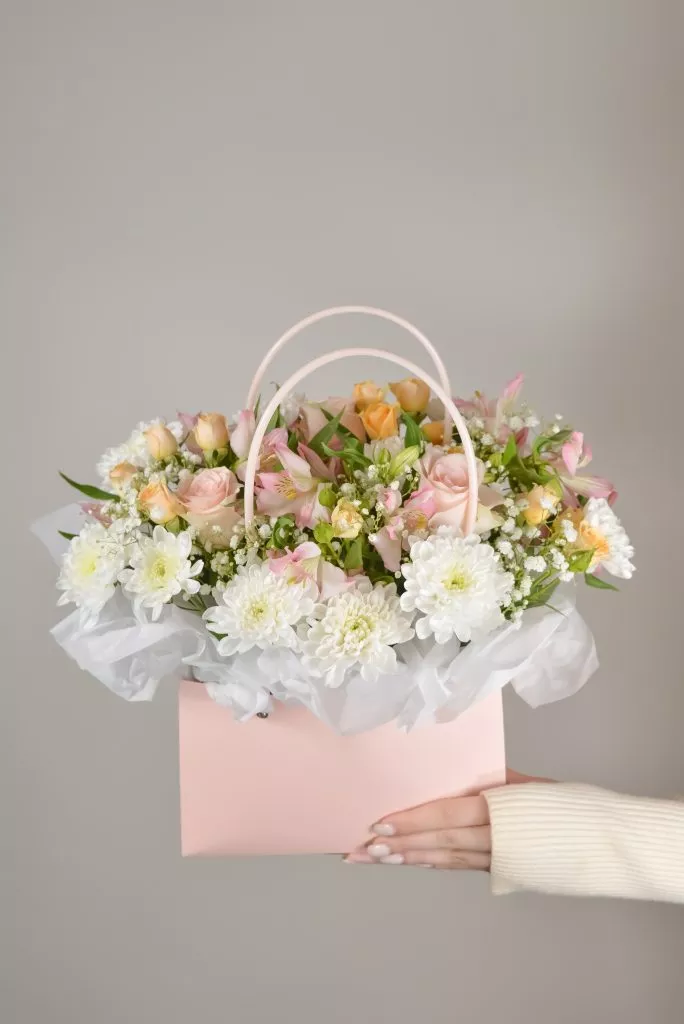 сумочка с цветами розовая