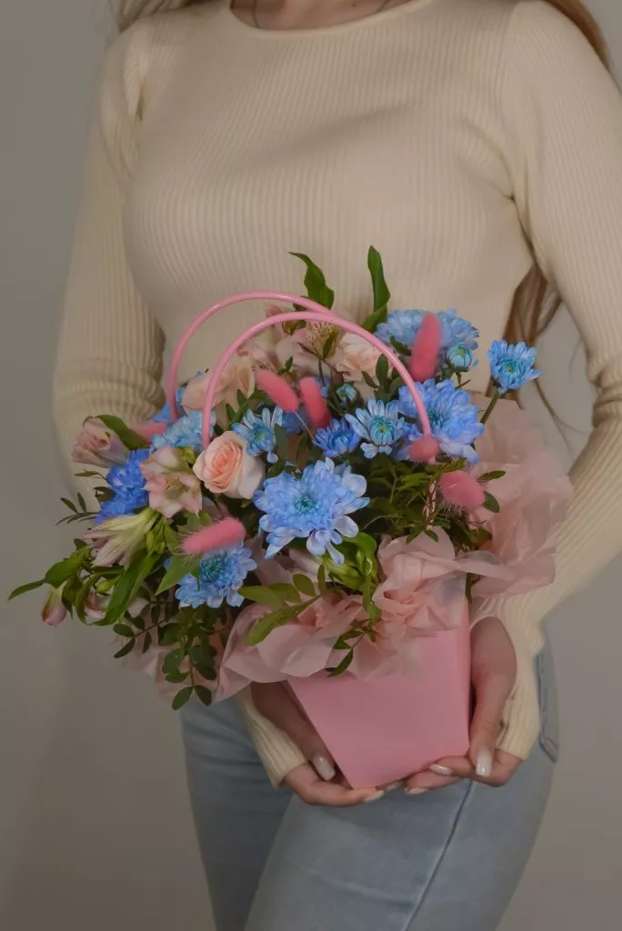 сумочка с цветами розовая