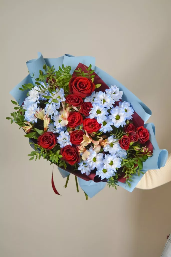 букет микс красно-синий голубой