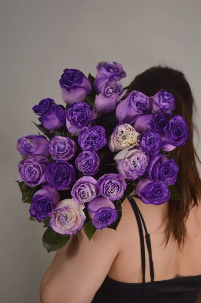 Роза 60 см фиолетового цвета 25шт под ленту
