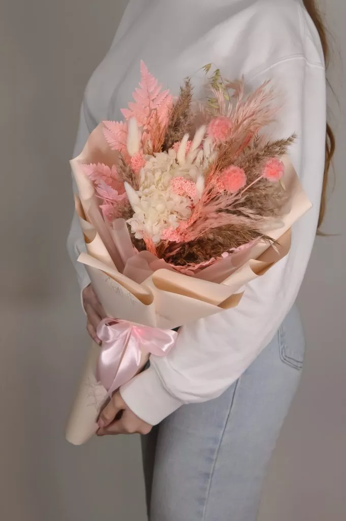 Папоротник стабилизированный 3шт ,Лагурус 10шт,Скабиоза 3шт, Гортензия сухоцвет 2шт,Камыш 3шт оформление под ленту